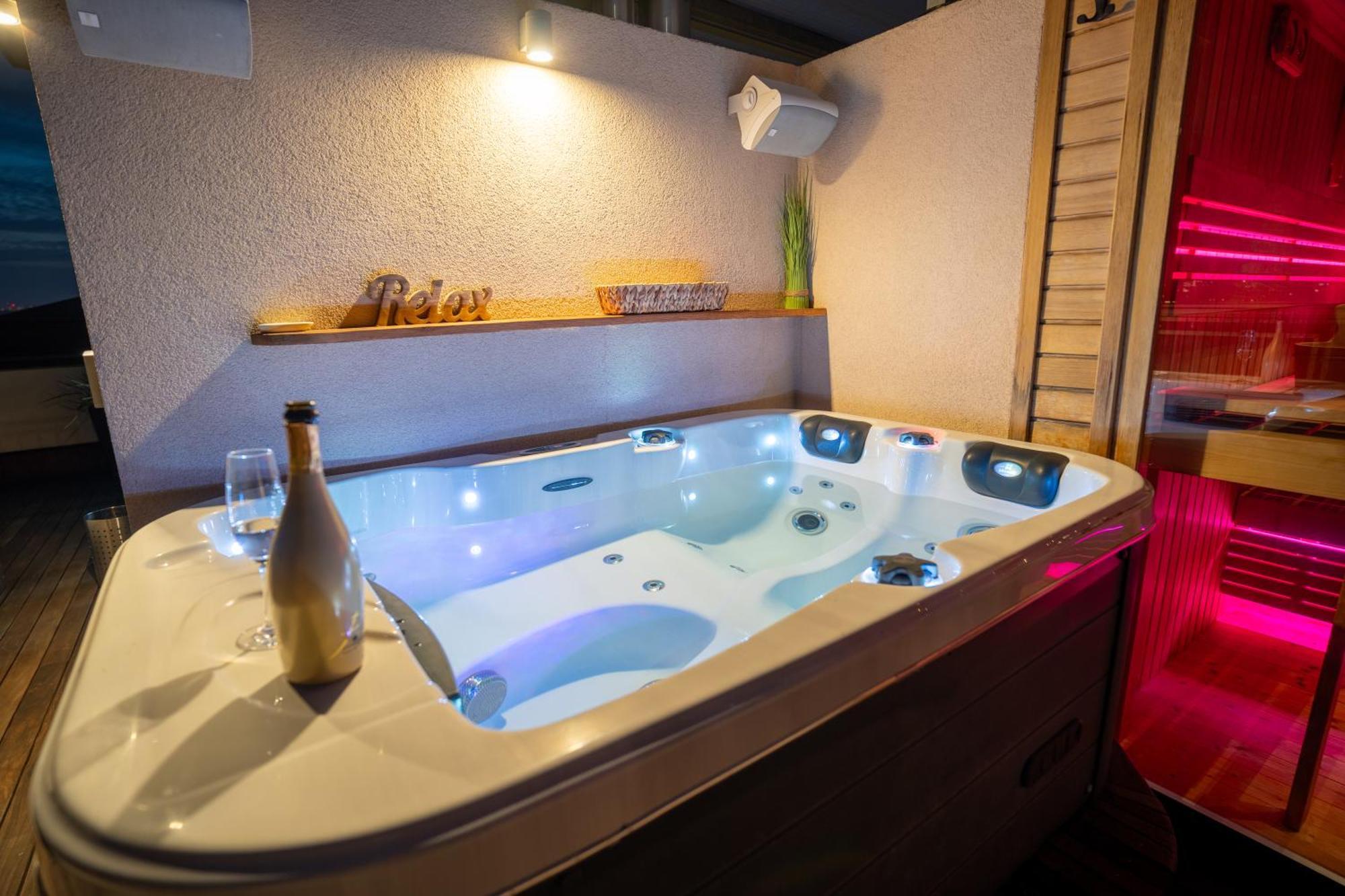 Luxury Rooftop Appartment With Fantastic Views Praga Exterior foto